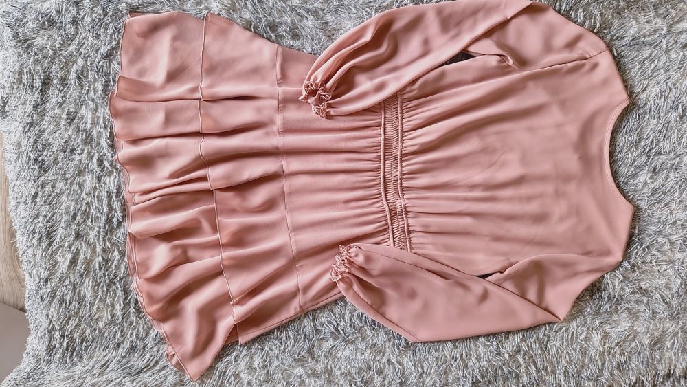 Sukienka ETTE LOU pudrowy róż roz M