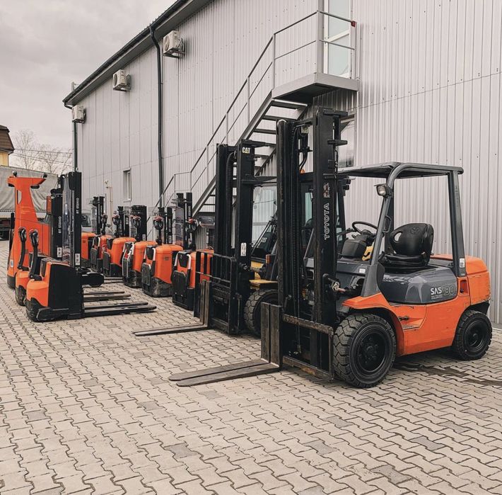 Навантажувач, погрузчик, кара, вилковий навантажувач Toyota