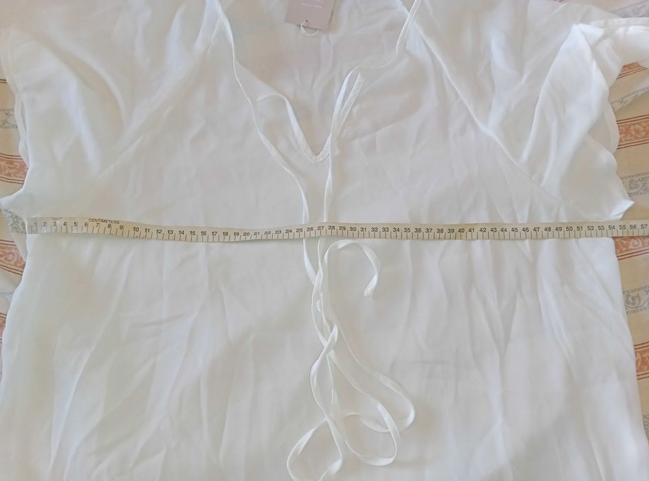 Duas blusas novas L e  XL