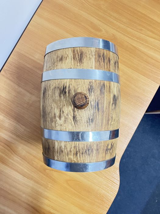 Дубова бочка ручної роботи