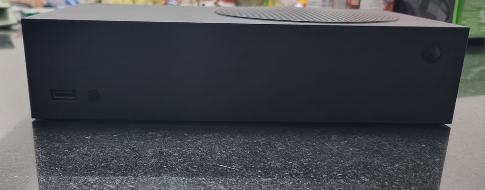 Xbox series s com comando de videojogos