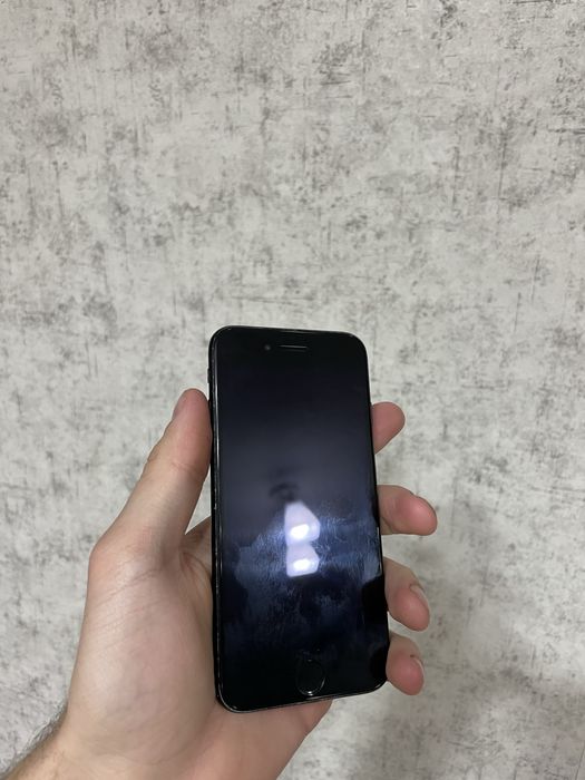 Продам Iphone 7 128 гб целиком или по запчастям