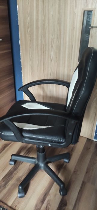 Sprzedam fotel do biurka dziecięcy