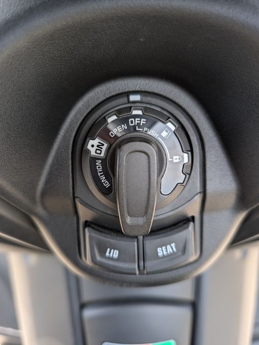 Xmax 300 2023 - 2900km... Como NOVA - RESERVADA