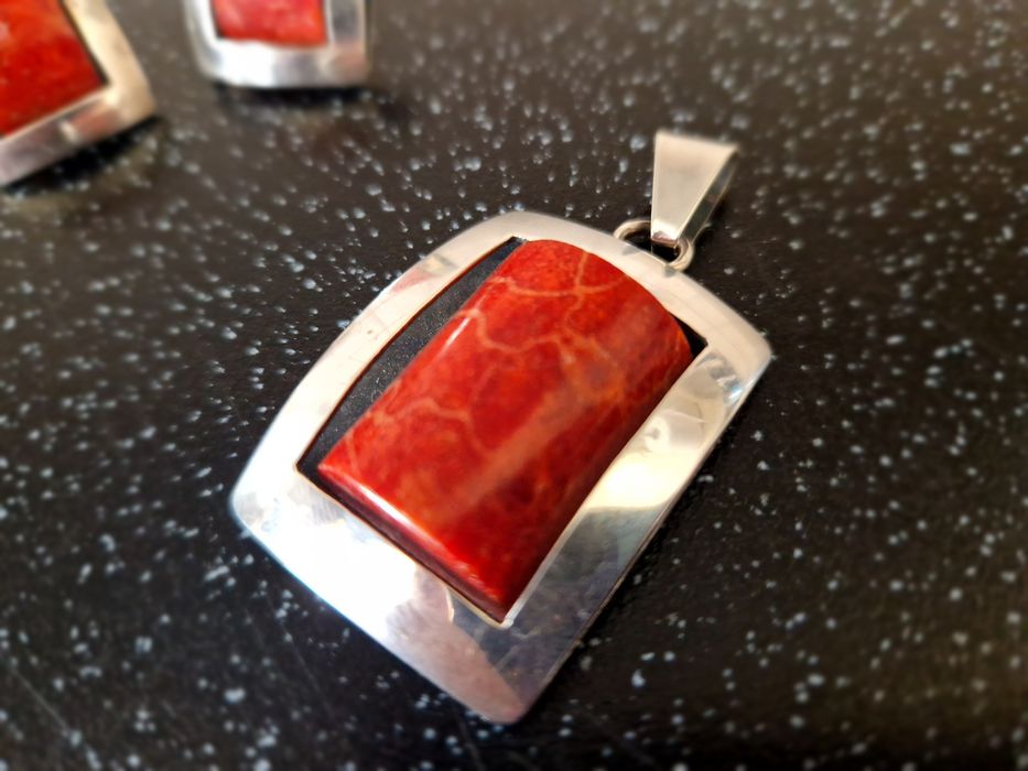 Śliczny komplet z jaspisem czerwonym, duża zawieszka i kolczyki
