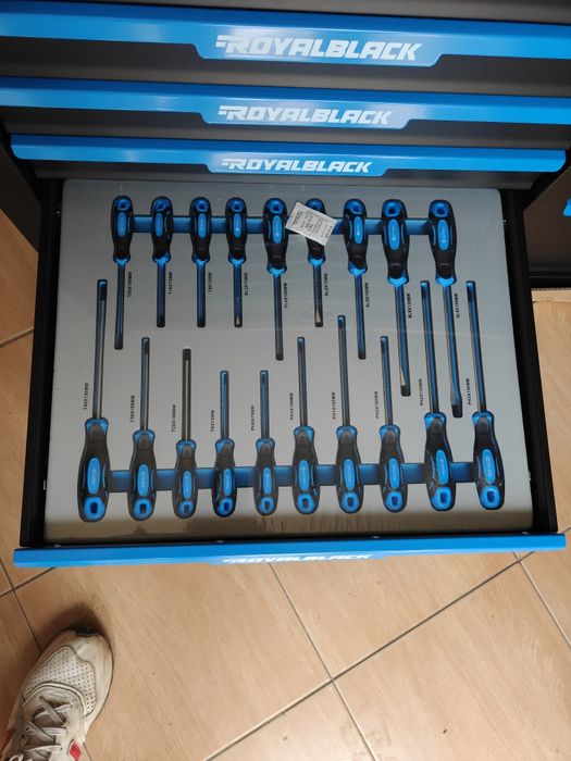 Carrinho de 12 gavetas com 10 gavetas cheias de ferramentas