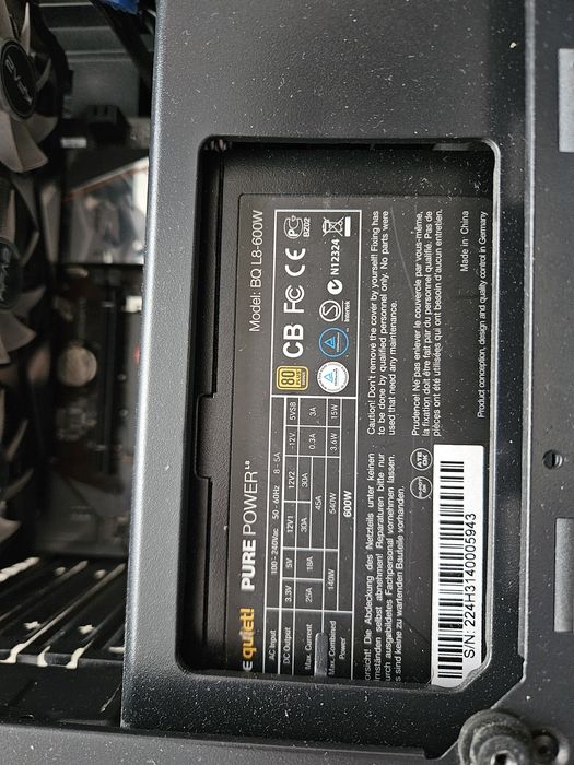 Komputer stacjonarny (desktop)