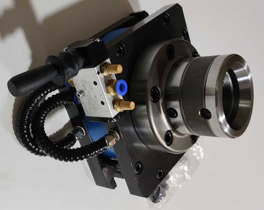 Пневматический зажимной патрон .