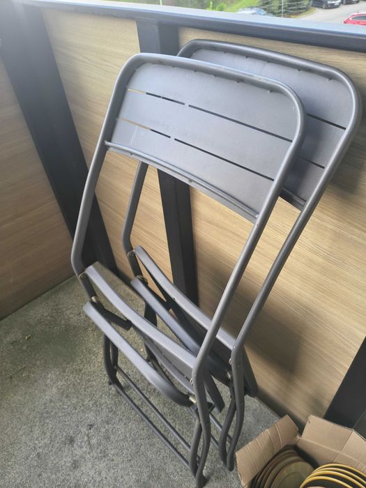 Zestaw na balkon krzesła stolik ławka