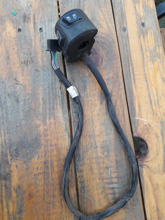 Części  Honda 125 tłumnik,  włącznik,