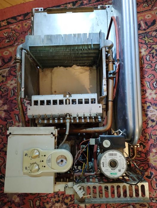 Продам котел Ferroli DOMIproject С 24  на запчастини.