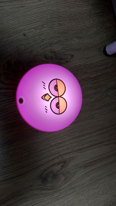 lampka nocna led dla dzieci z naklejkami na ścianę