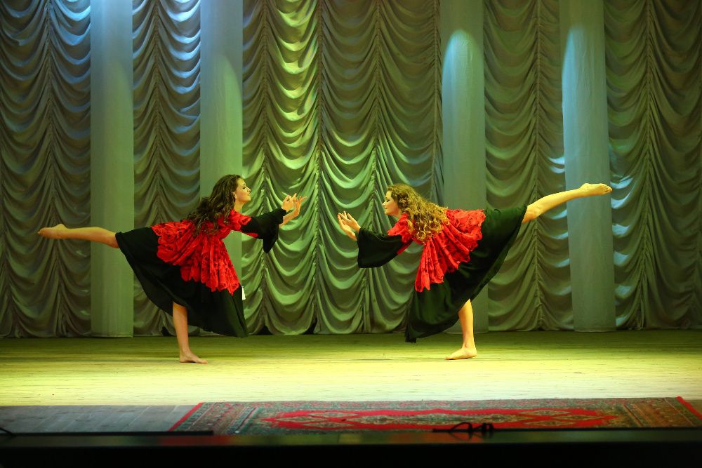 Костюмы для танцев. Модерн. Контемп.