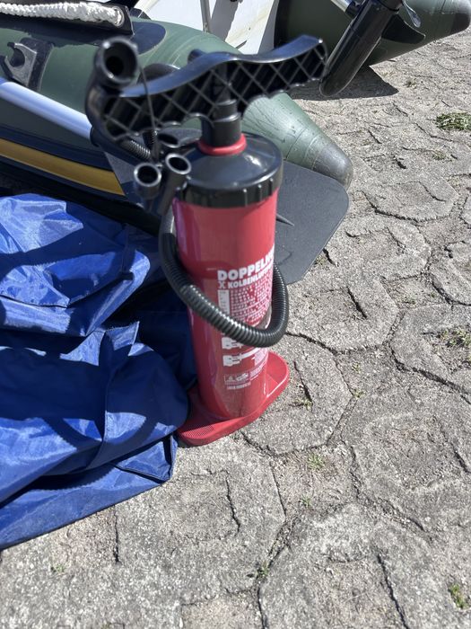 Ponton skladany z twardą podłogą i silnikiem
