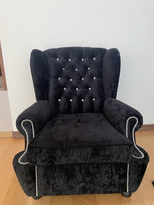 Cadeirao com botões swarovsky