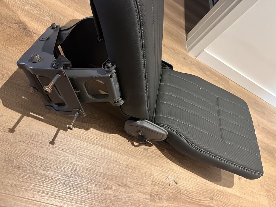 2 bancos mitsubishi spacegear de 1999