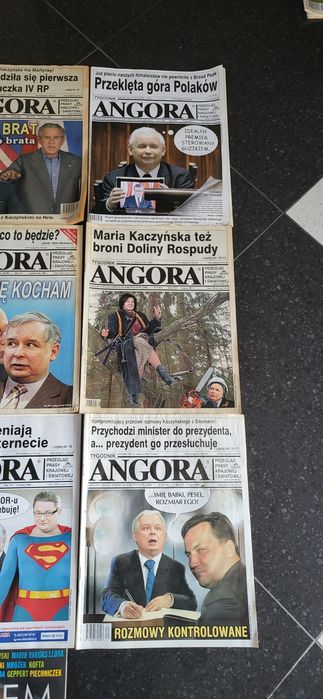 Zestaw gazet Angora – okładki z braćmi Kaczyńskimi
