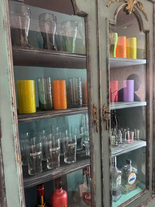 Móvel Vintage Grande com Vitrine | Peça Única Estilo Provençal / Rústico Chic
