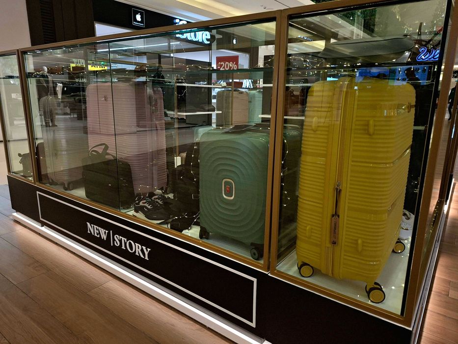 Quiosque / Stand Para Centro Comercial - excelente estado, como novo, usado apenas uma vez - Custo de 16.000€ : Vendo por 6.000€