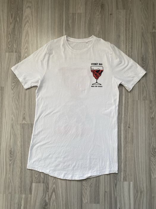 Biały T-shirt z czaszką, rozmiar L