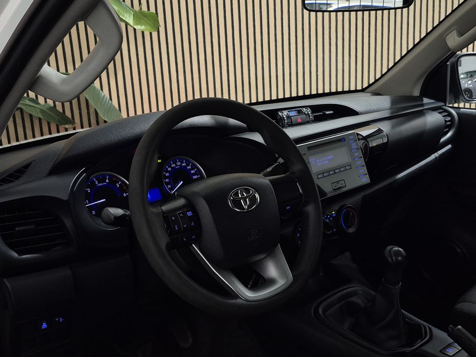 Toyota Hilux 2.4D-4D - 3 LUG. | GARANTIA | NACIONAL - 150.000KM