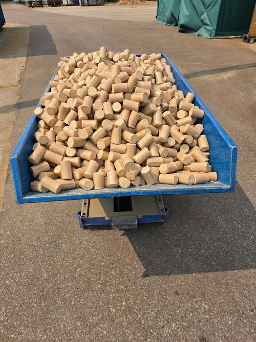 Brykiet drzewny dębowy walec 50mm 1000kg w workach po 20kg