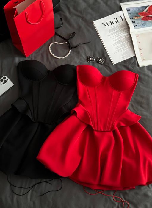 Корсетна сукня, Жіноча сукня з корсетним ліфом, пишня спідниця