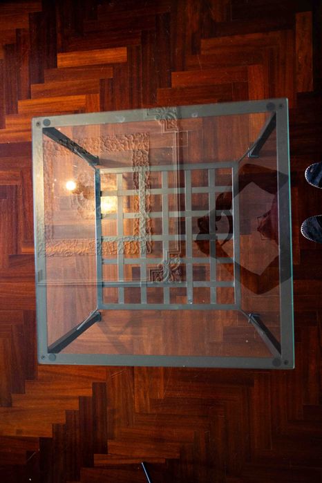Conjunto Mesas GRANAS Ikea com 04 cadeiras - Vidro e Ferro