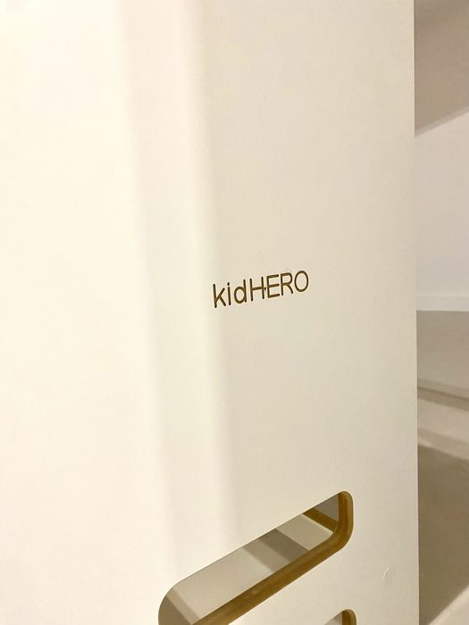 Kitchen helper KidHero - pomoce kuchenne Montessori, drewniany