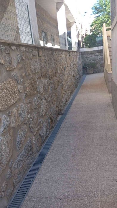 Vendo andar em moradia T4
