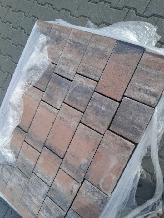 Продаж і укладання бруківки та тротуарної плитки