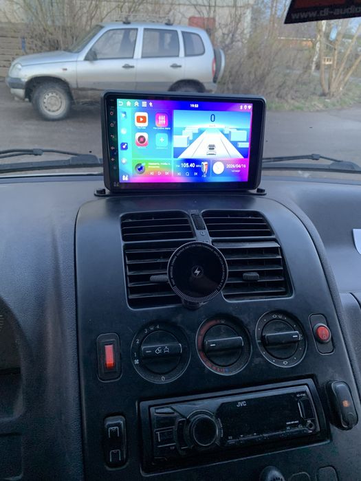 Магнітола універсальна  9 і 10 дюймів 4/64 Gb пам'яті Android auto Carplay