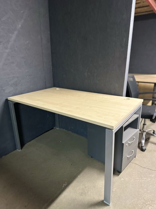 Ликвидация офисной мебели Стол Стол Loft Парта рецепшен Кресла Стулья