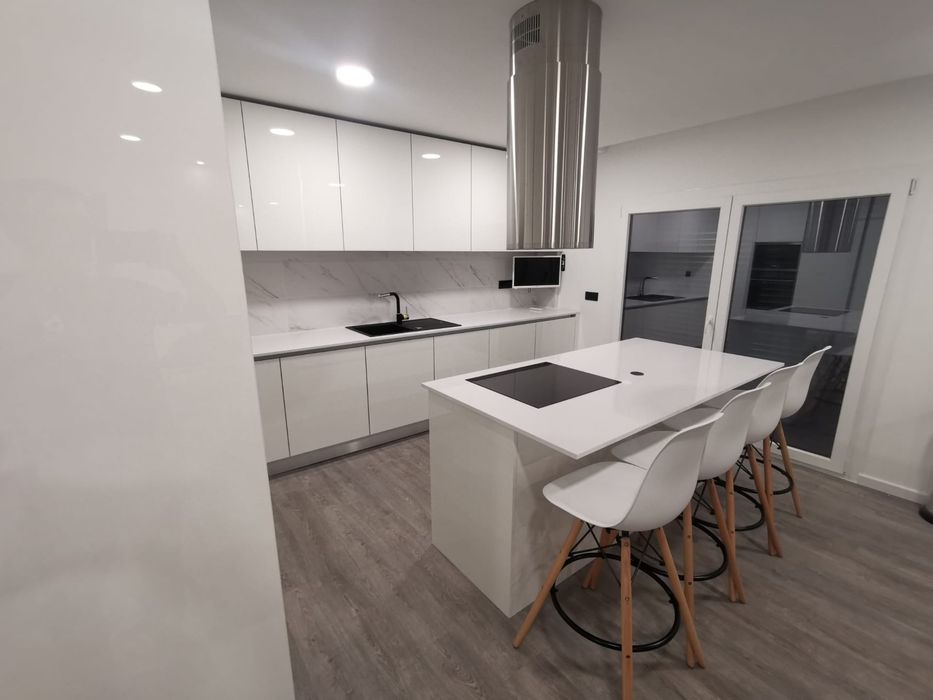 Cozinhas e roupeiros por medida