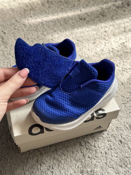 Дитячі кросівки adidas