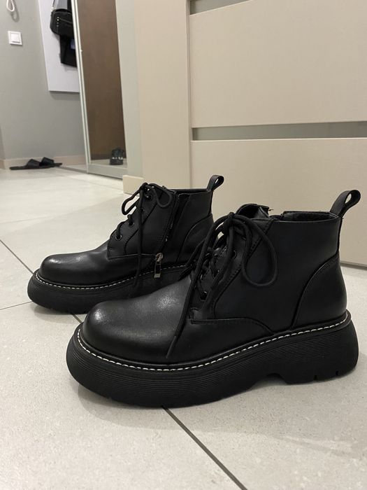 Демісезонні шкіряні чоботи, взуття 37/38 розмір