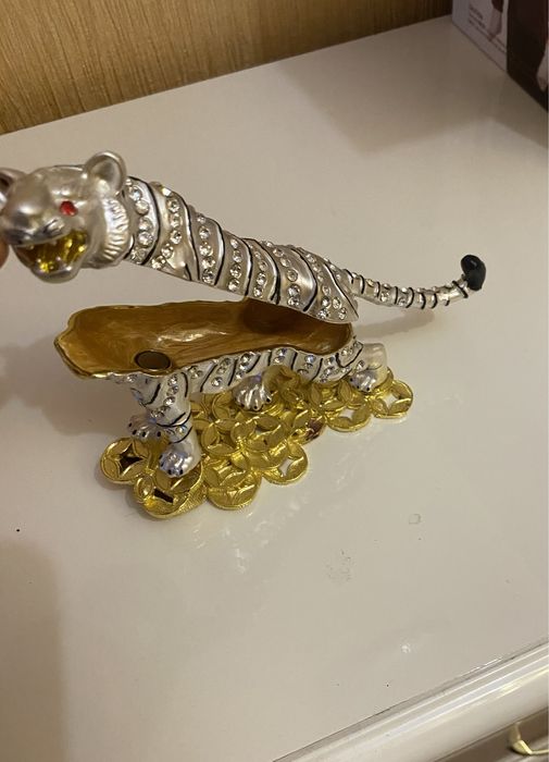 Статуетка, шкатулка