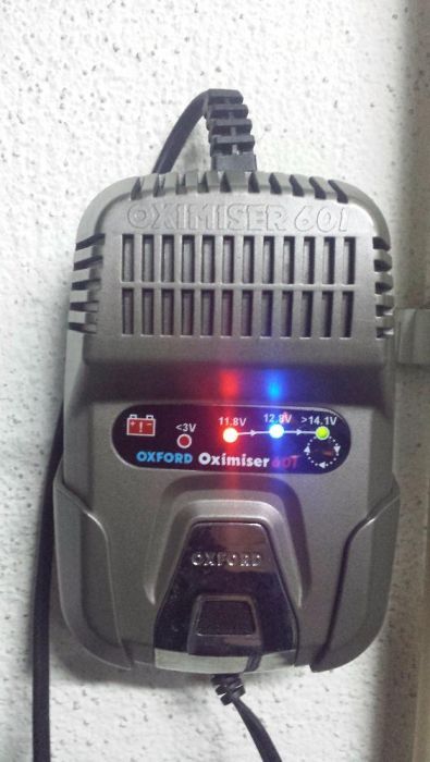 Carregador Baterias Oxford Oximiser 601