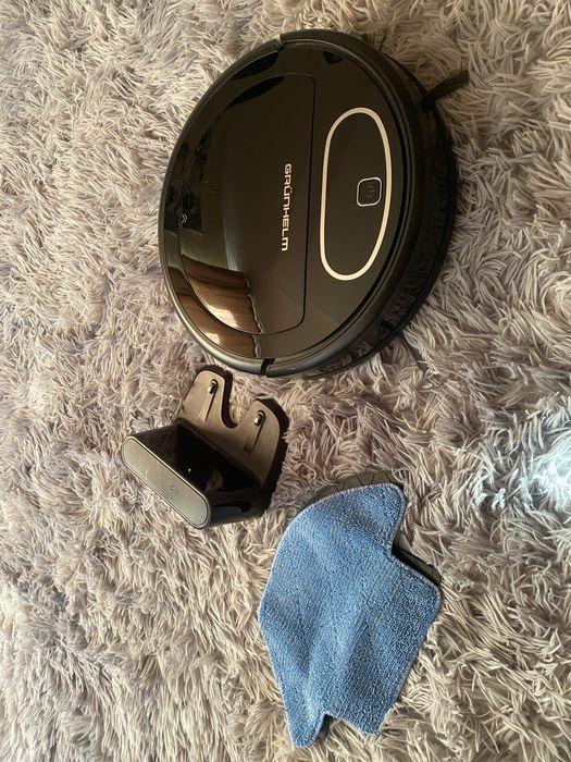 Робот пилосос Grunhelm