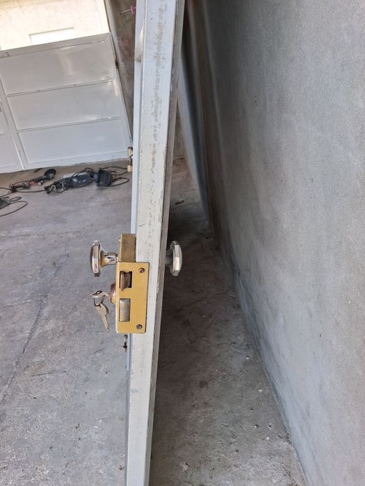 Vende-se portão de chapa