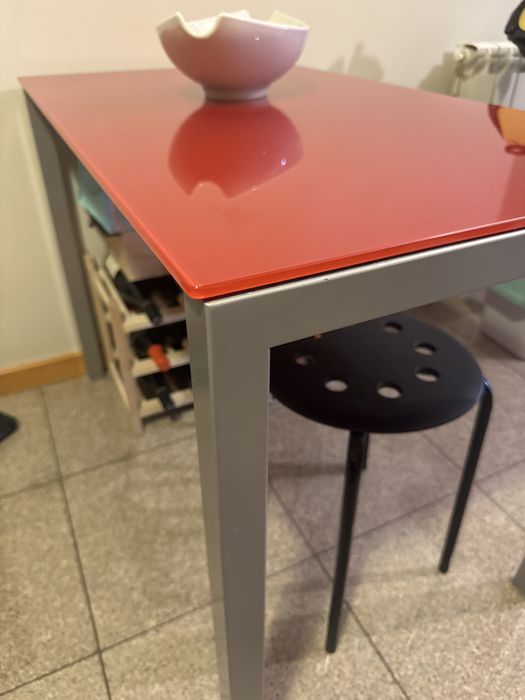 Mesa de cozinha em vidro