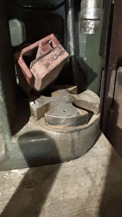 Prasa do wyciakania lożysk