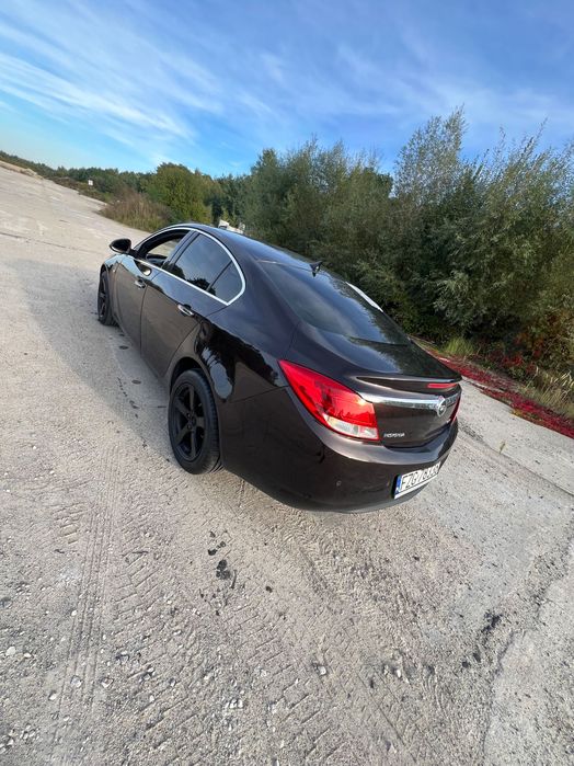 Samochód opel insignia