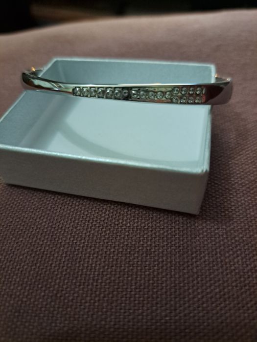 Pulseira em aço com zirconias