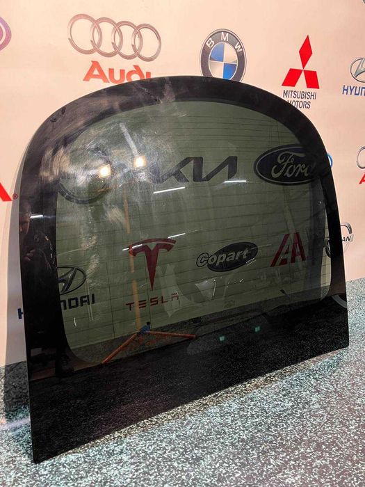 Скло кришки багажника tesla y оригінал 1619890-00-c