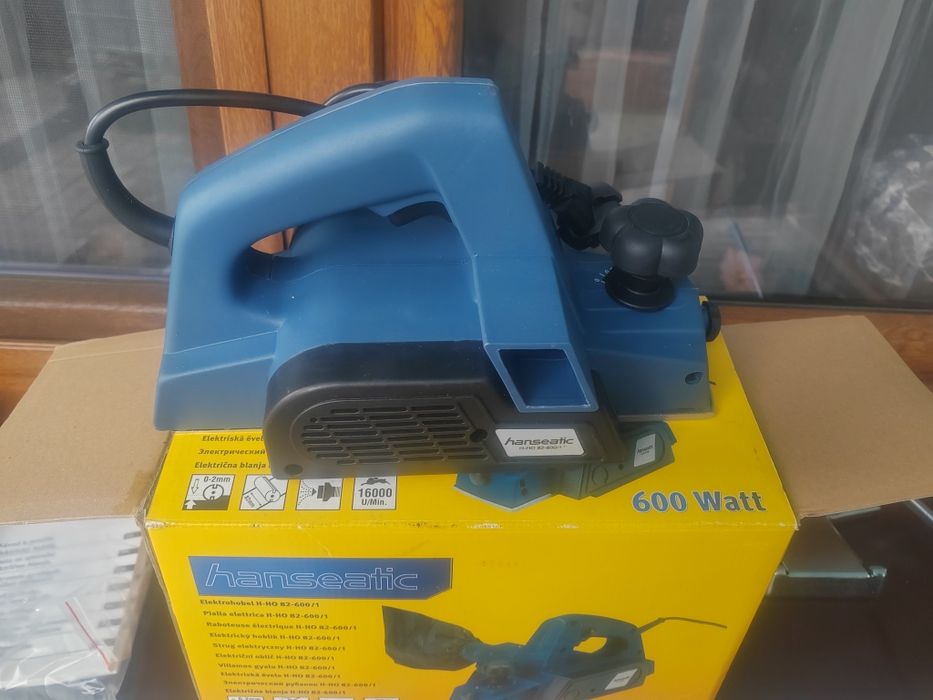 Strug elektryczny 600 watt  nowy