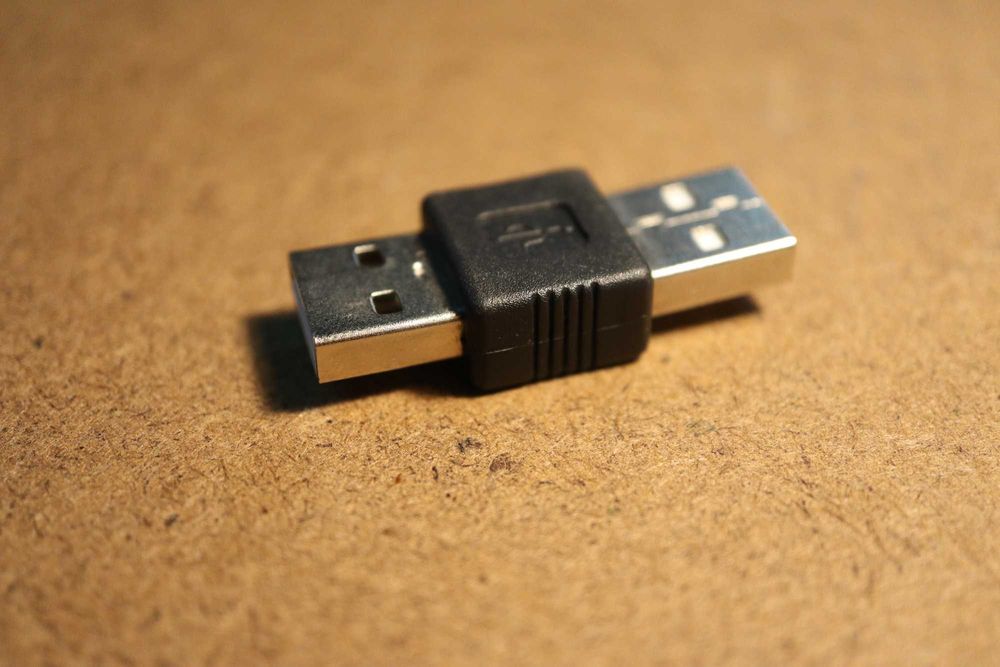 Adaptador USB 2.0 Macho para Macho