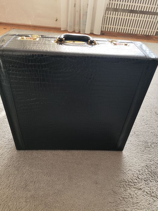 Набір посуду ZPT international Швейцарія в подарунковому кейсі  12 пр.