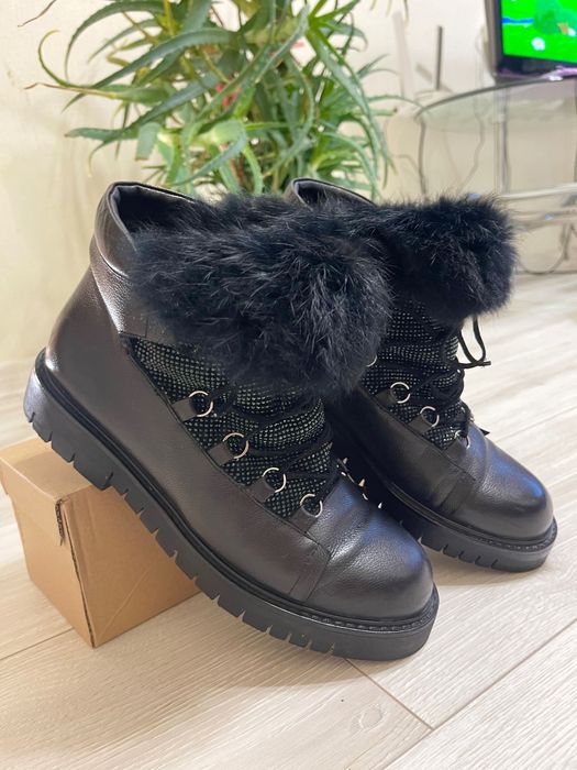 Ботинки,сапоги,сапожки,кроссовки.