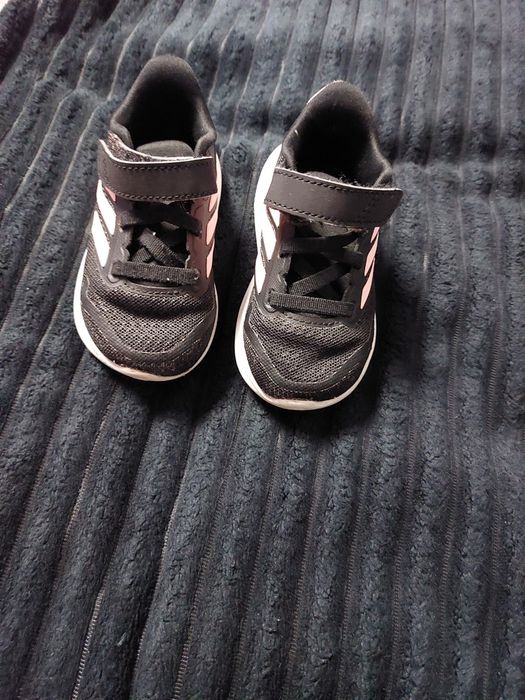 Buty sportowe dla dziewczynki